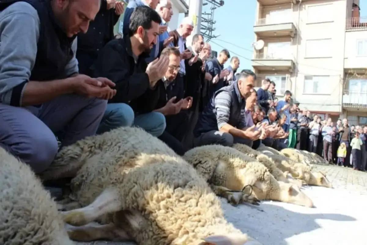 Kurban Namazı Nasıl Kılınır